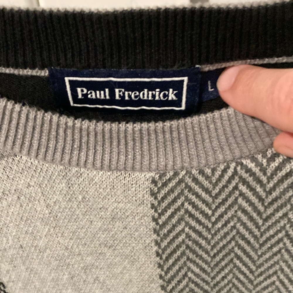 Men’s Paul Frederick, cotton crew sweater
Size L